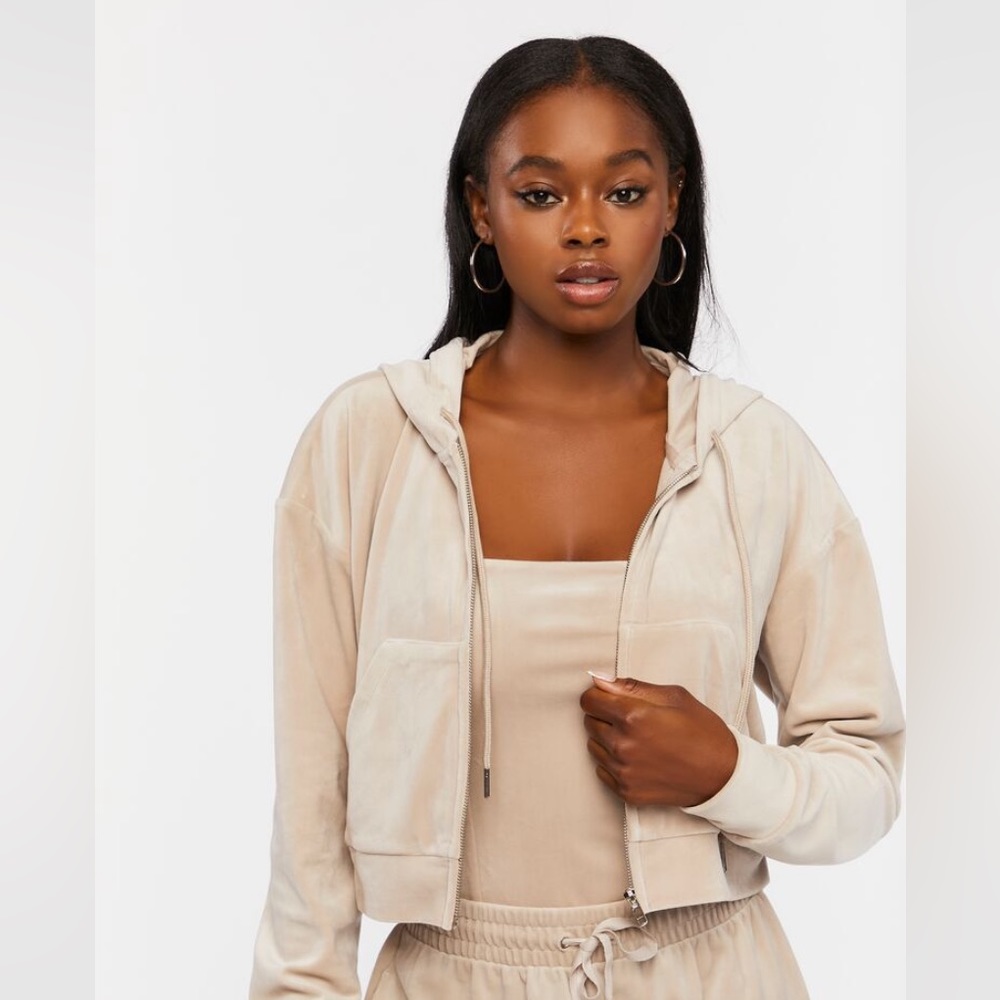 Cream Velvet Cropped Zip Up Hoodie. Size Medium